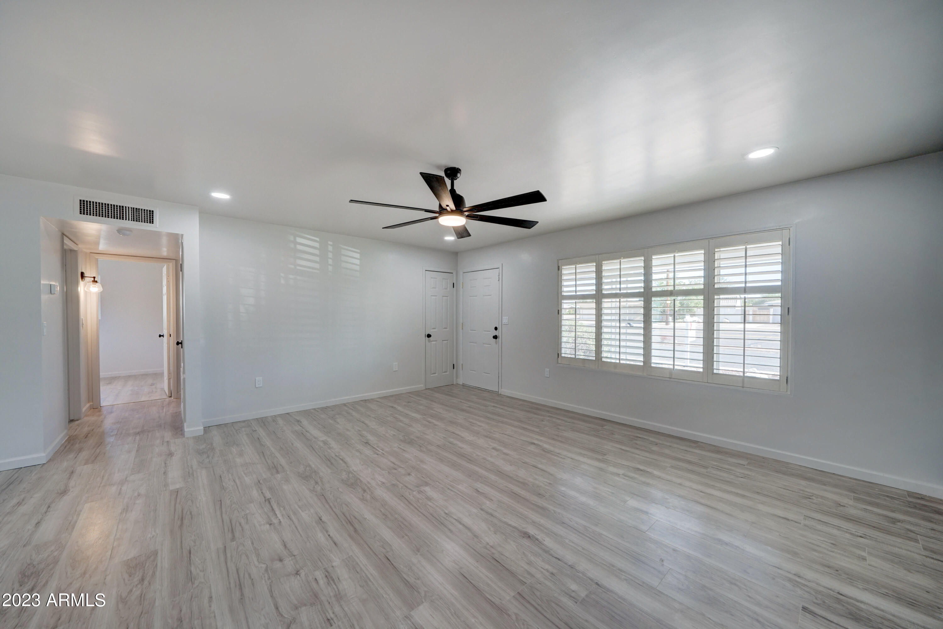 748 North Recker Road Mesa, AZ 85205 - Photo 5 of 29 748 N Recker-5
