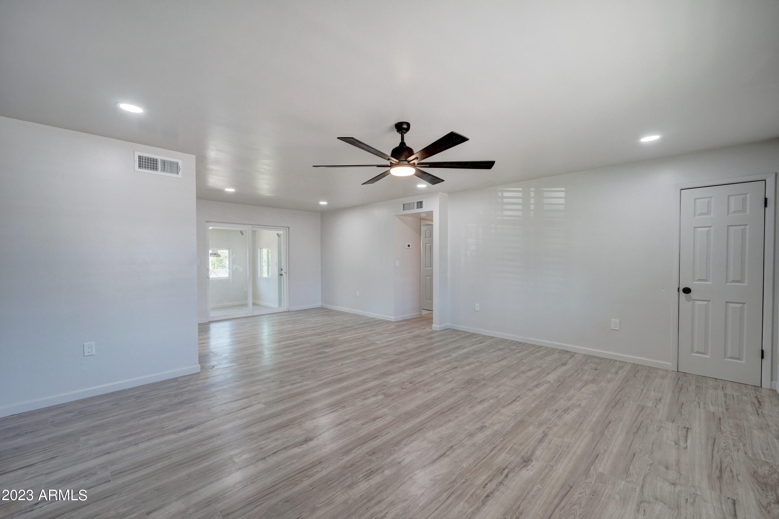 748 North Recker Road Mesa, AZ 85205 - Photo 6 of 29 748 N Recker-6