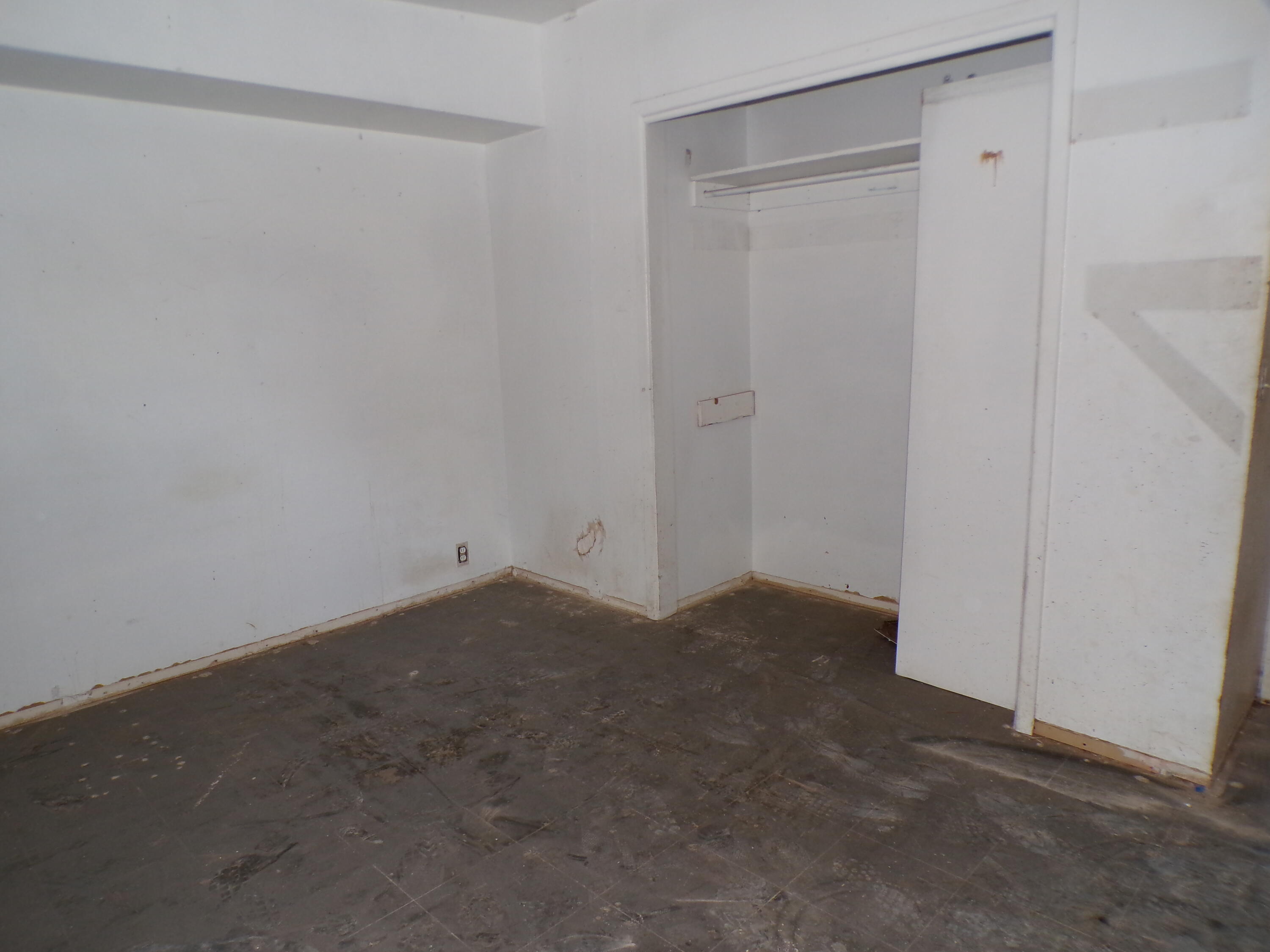 2829 66th Street Lubbock, TX 79413 - Photo 21 of 34 100_0181