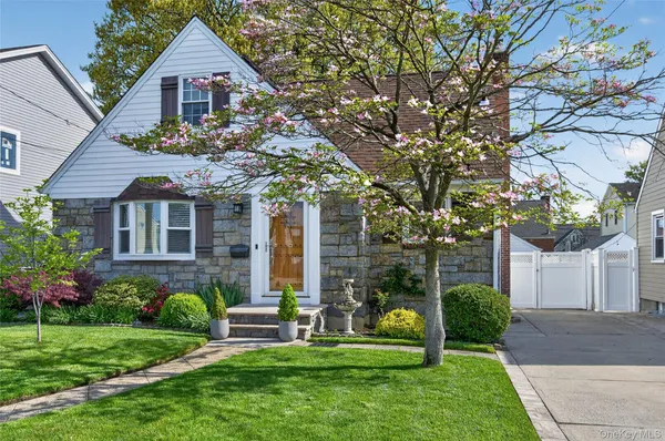 $785,000 | 938 Van Buren Avenue, Franklin Square, NY 11010