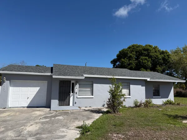 $1,950 | 4002 Ave Q, Fort Pierce, FL 34947