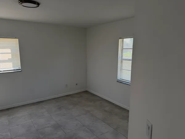 $1,950 | 4002 Ave Q, Fort Pierce, FL 34947