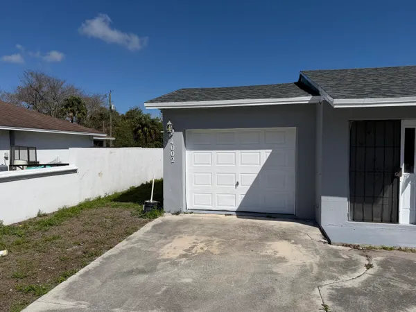 $1,950 | 4002 Ave Q, Fort Pierce, FL 34947