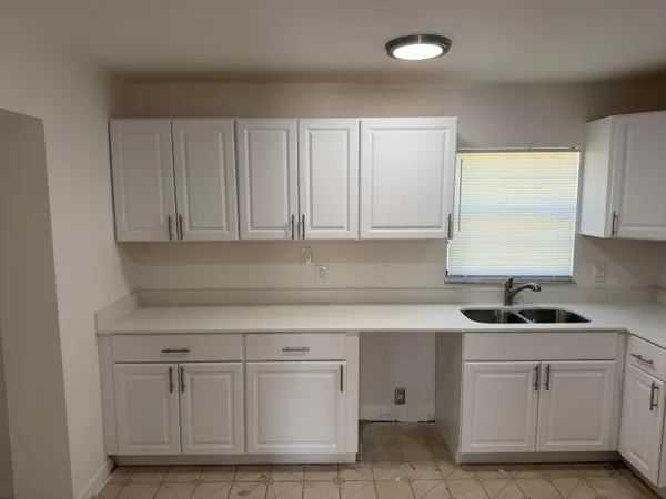 $1,950 | 4002 Ave Q, Fort Pierce, FL 34947