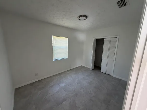 $1,950 | 4002 Ave Q, Fort Pierce, FL 34947