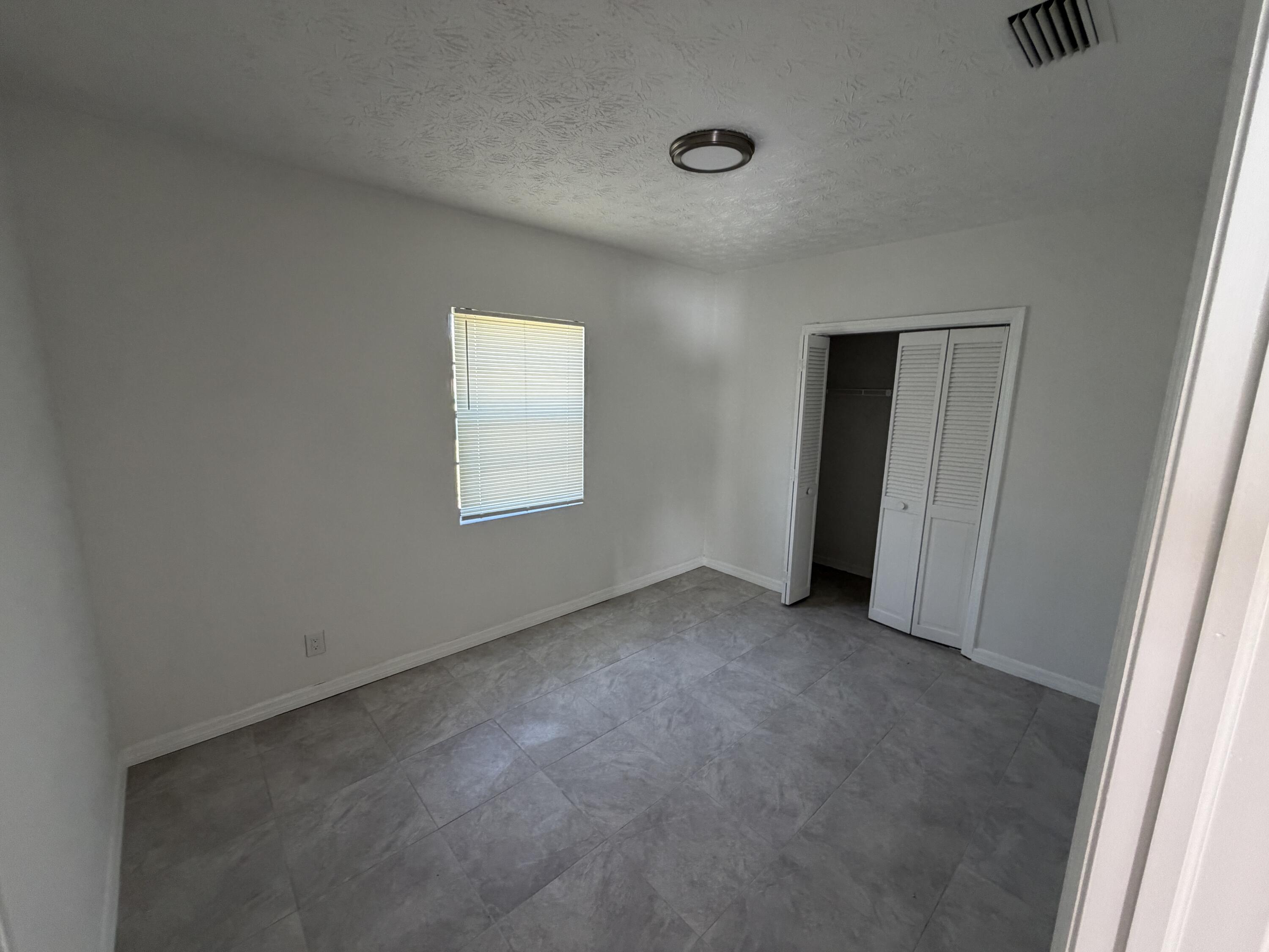 4002 Ave Q Fort Pierce, FL 34947 - Photo 8 of 12 IMG_0709