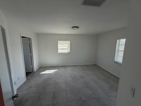 $1,950 | 4002 Ave Q, Fort Pierce, FL 34947