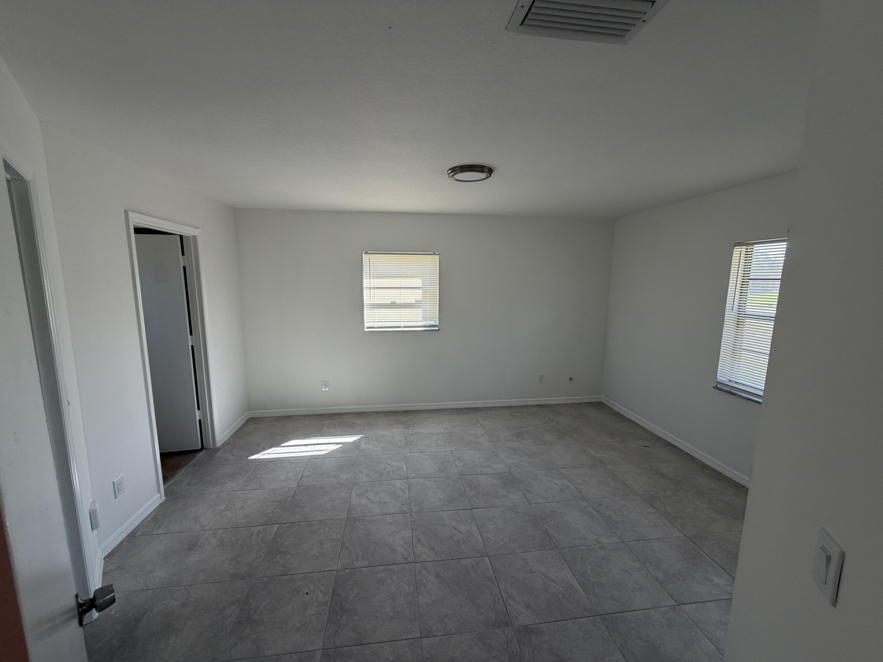 4002 Ave Q Fort Pierce, FL 34947 - Photo 9 of 12 IMG_0710