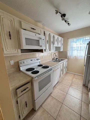 $1,700 | 707 High Point Boulevard North, Unit C, Delray Beach, FL 33445