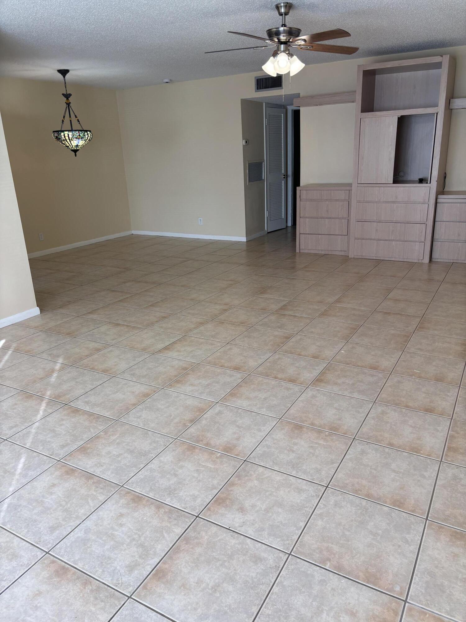 707 High Point Boulevard North, Unit C Delray Beach, FL 33445 - Photo 8 of 28 IMG_3127