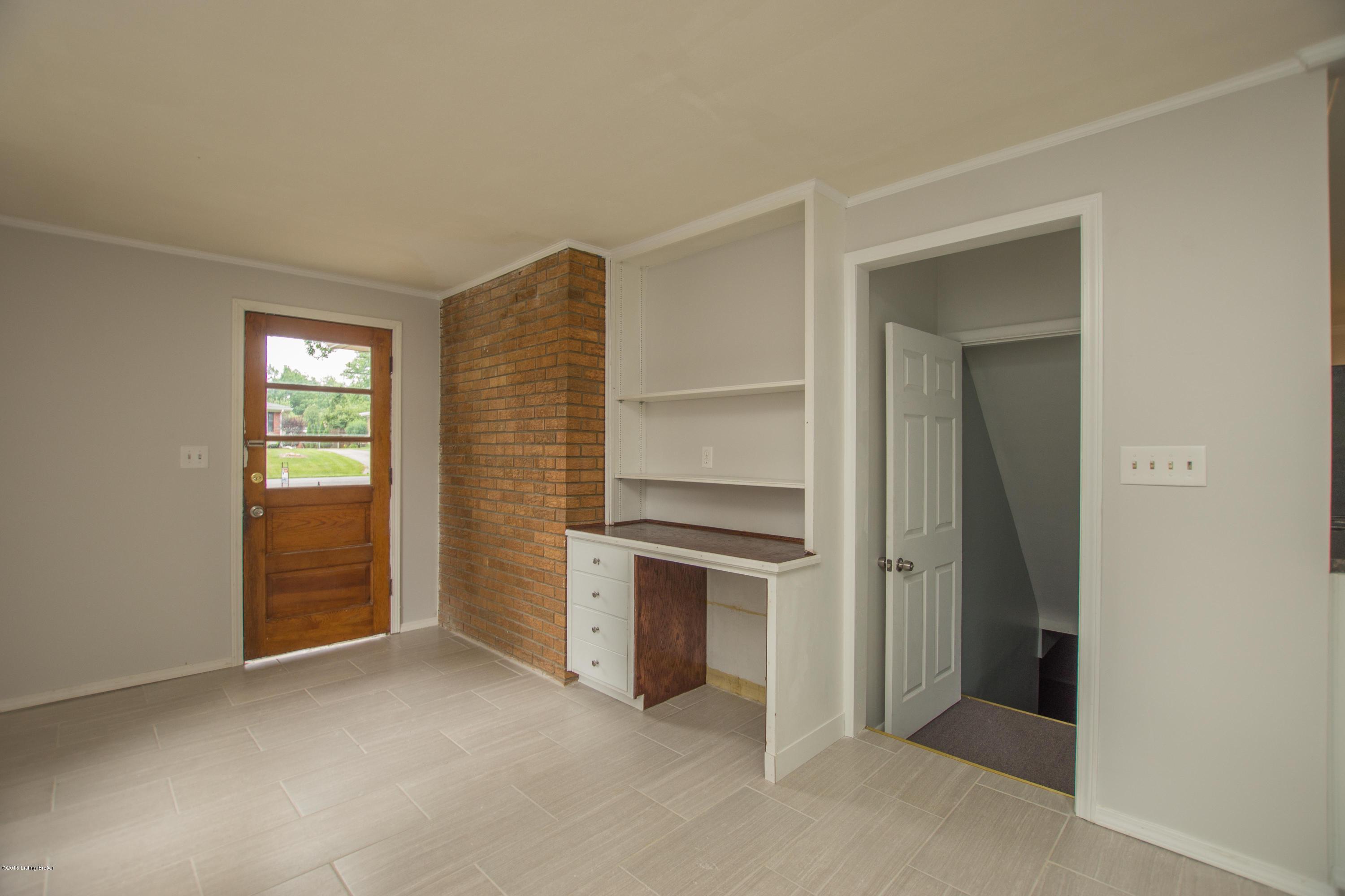 8706 Waltlee Road Louisville, KY 40291 - Photo 48 of 61 Office/Reading Nook