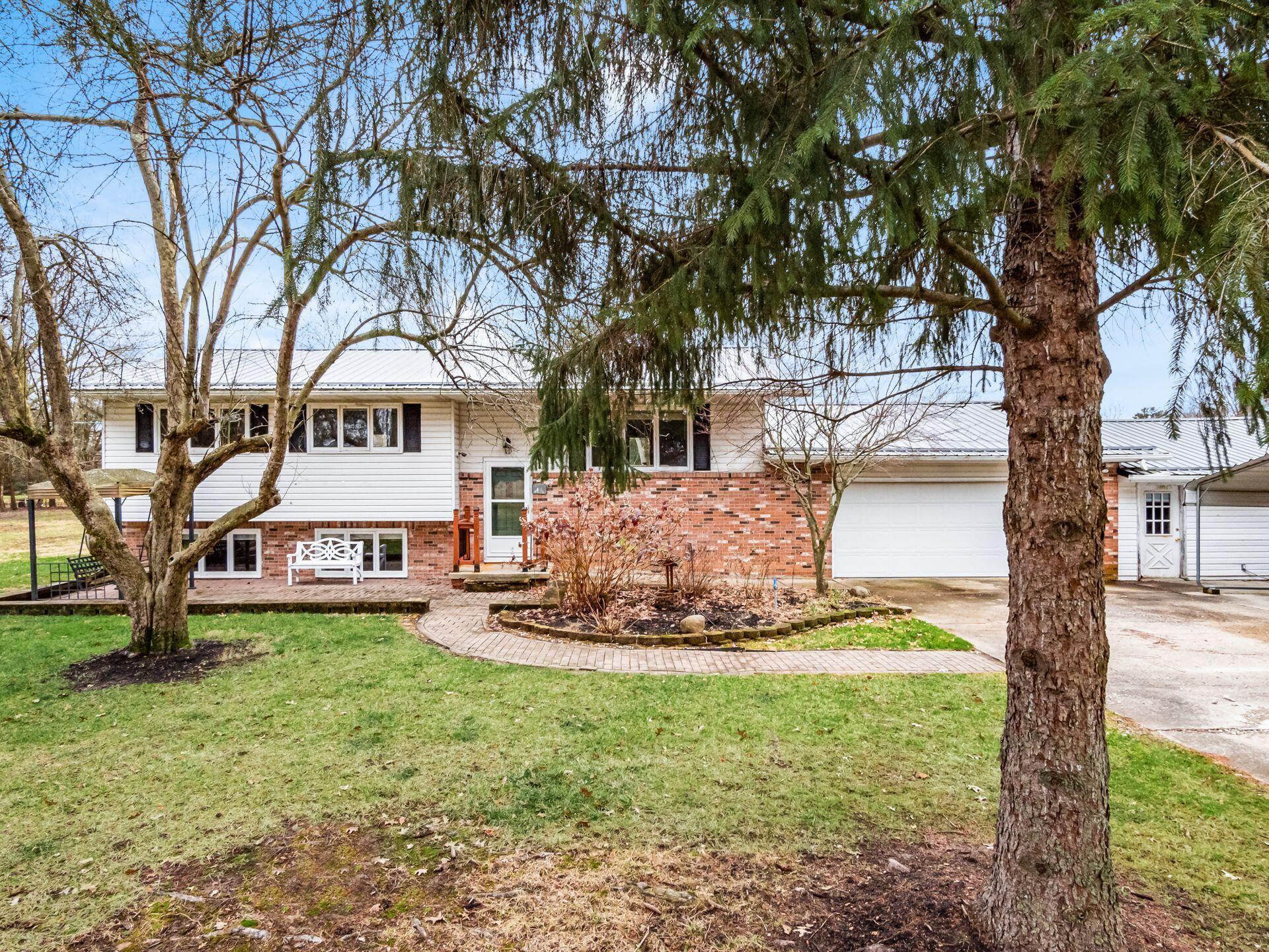 633 Willey Road Delaware, OH 43015 - Photo 1 of 46 003_af742a_C - 633 Willey 095