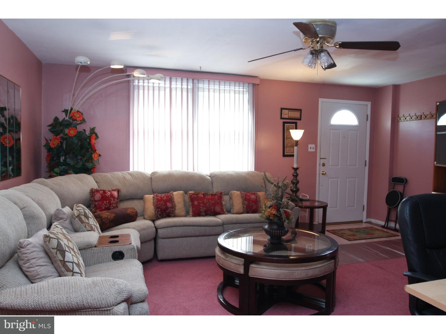 1434 Elson Road Brookhaven, PA 19015 - Photo 4 of 25 Living Room