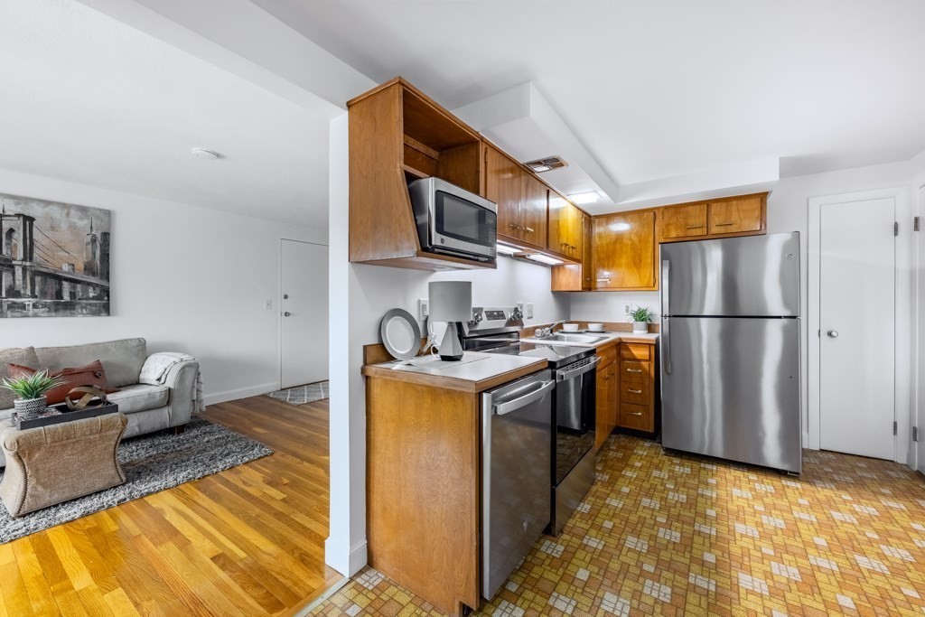 50 Tuttle Street, Unit 12 Wakefield, MA 01880 - Photo 10 of 35