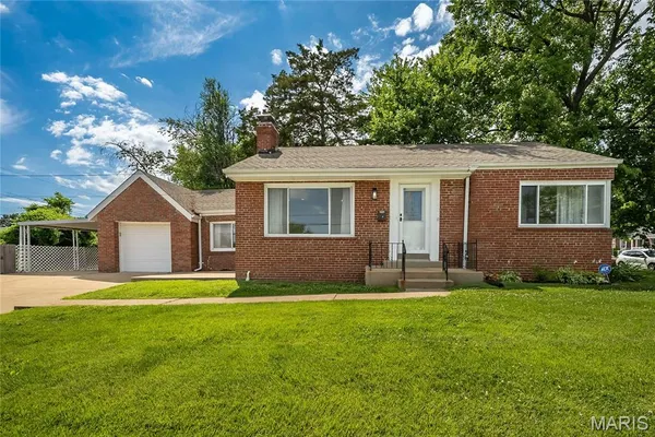 $275,000 | 6300 Ashwell Drive, St. Louis, MO 63123