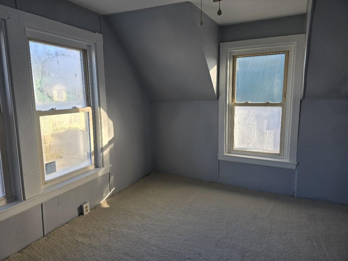 148 Fruit Street Bangor, ME 04401 - Photo 18 of 23 20250105_142028