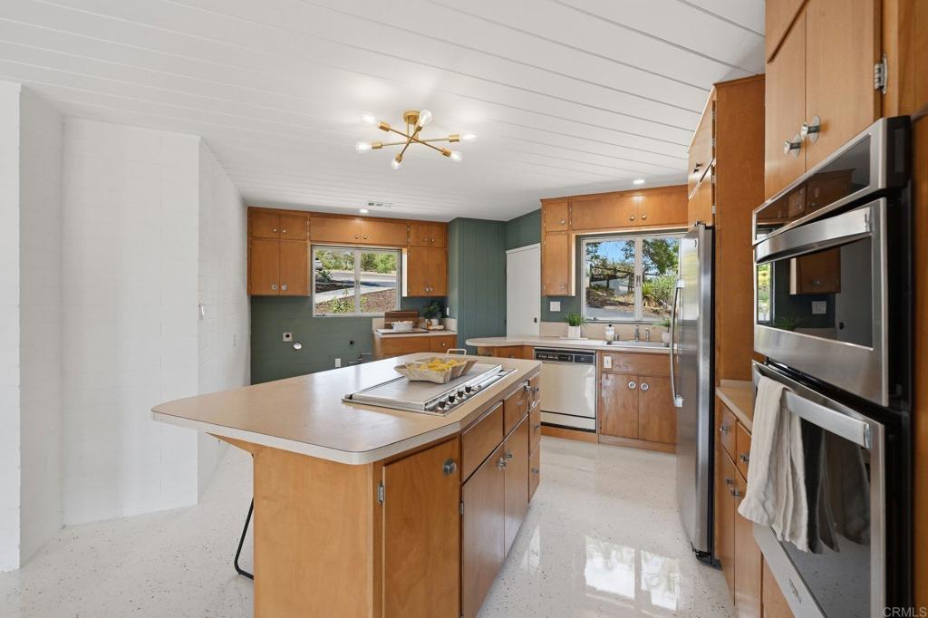 1765 Robinhood Road Vista, CA 92084 - Photo 14 of 58