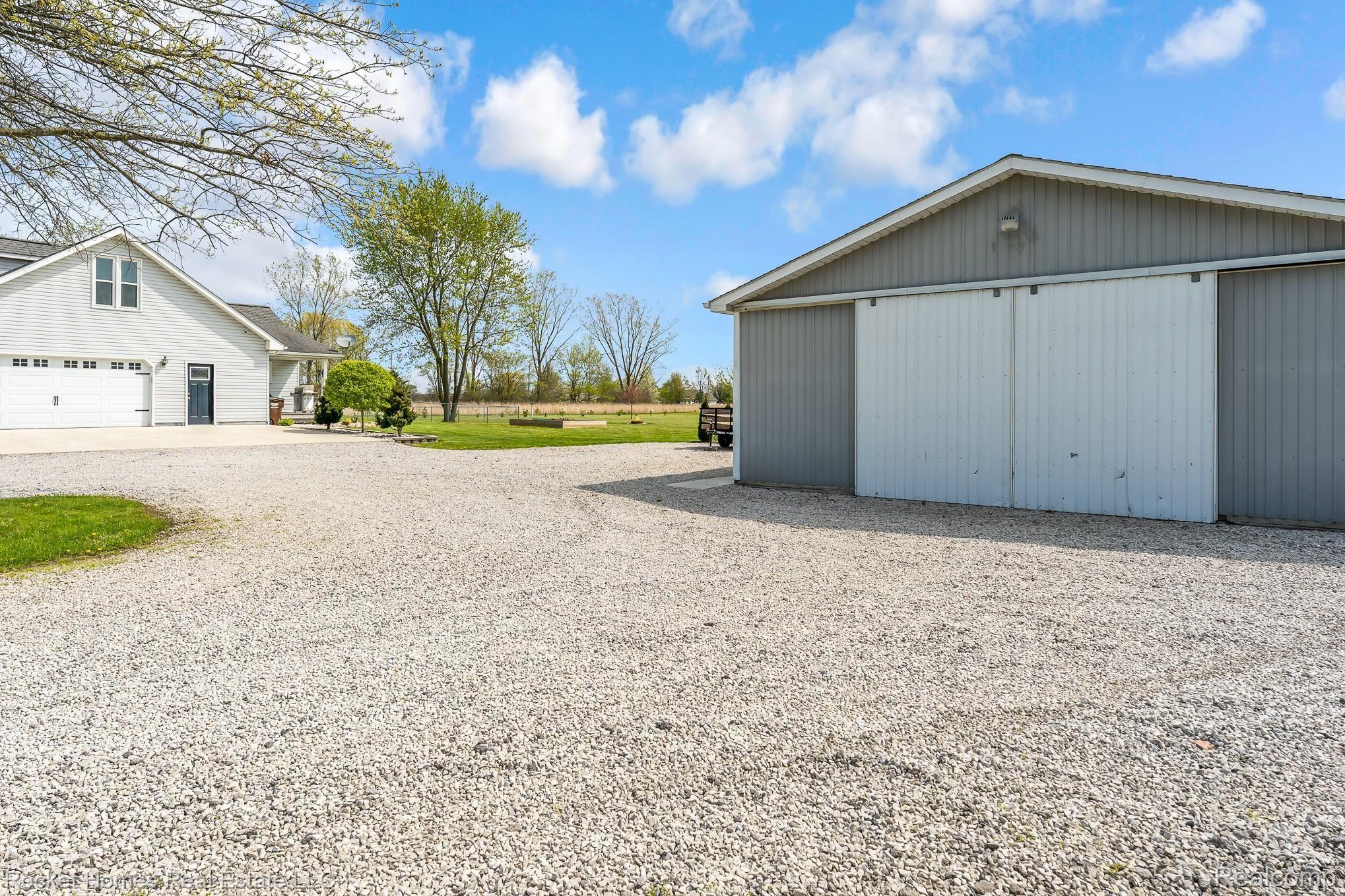 13850 Briar Hill Road Carleton, MI 48117 - Photo 25 of 32 DSC05101.jpg