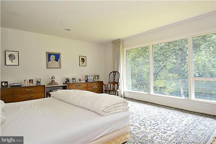 8501 Old Seven Locks Road Bethesda, MD 20817 - Photo 11 of 29 Owners Bedroom