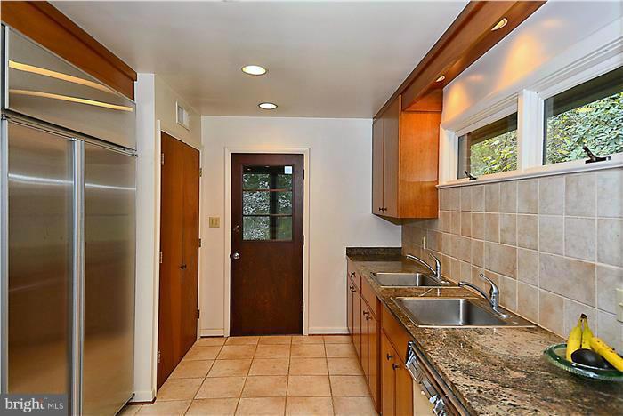 8501 Old Seven Locks Road Bethesda, MD 20817 - Photo 6 of 29 Kitchen