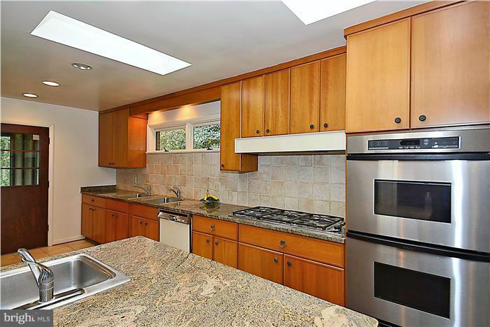 8501 Old Seven Locks Road Bethesda, MD 20817 - Photo 8 of 29 Kitchen