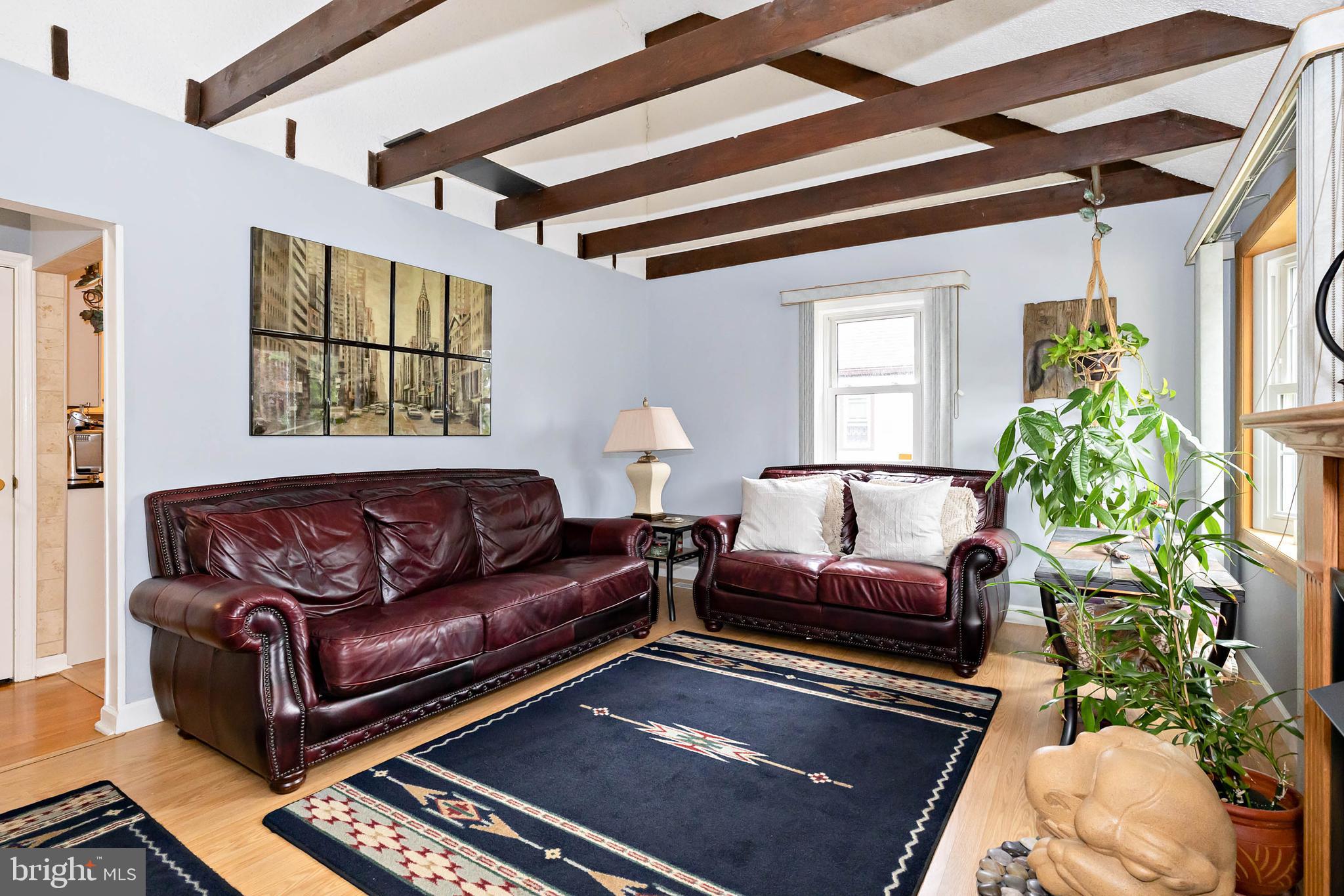 22 Evesham Road Cherry Hill, NJ 08003 - Photo 5 of 17 Living Room