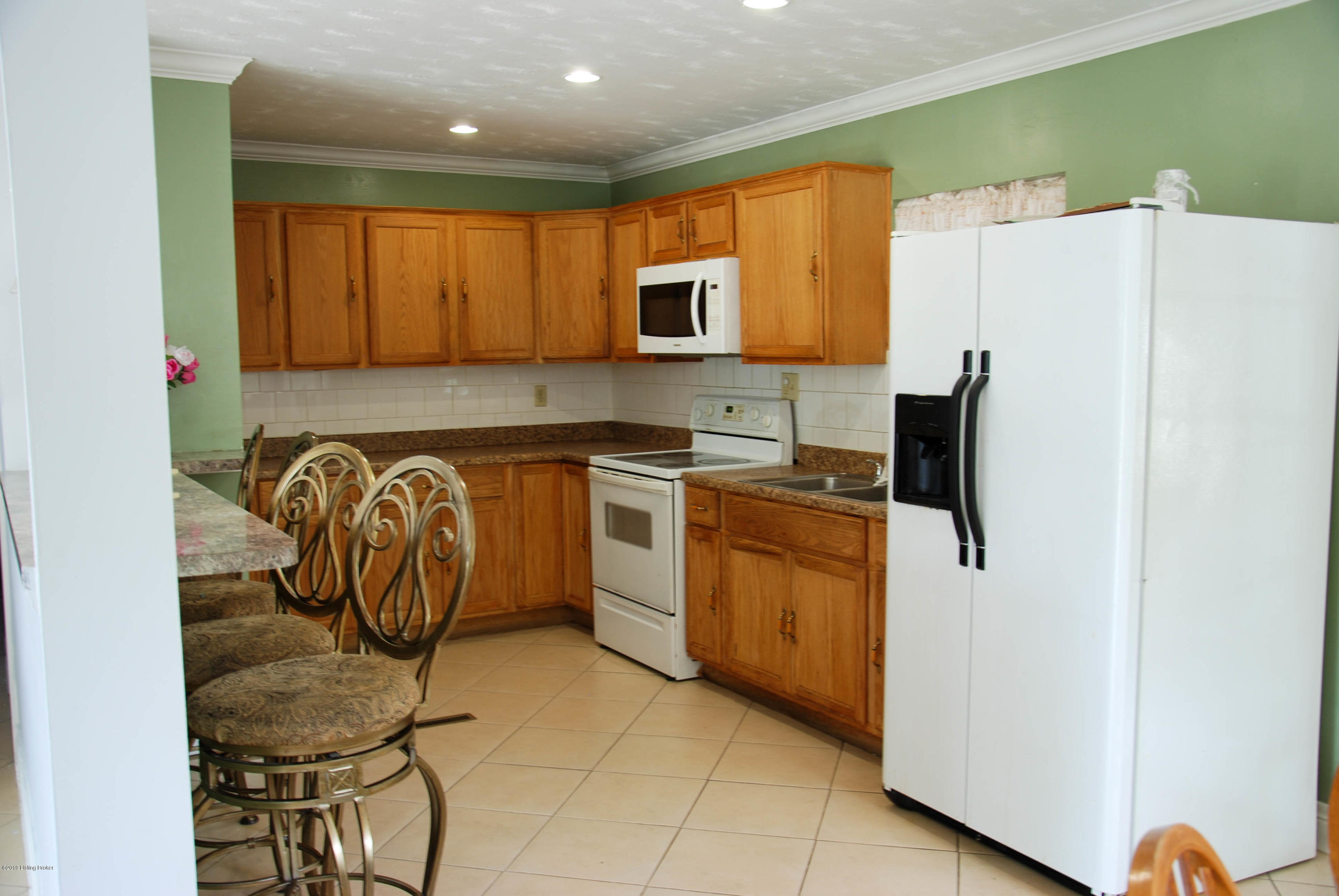 3323 Sumner Road Louisville, KY 40218 - Photo 8 of 18 DSC_0548