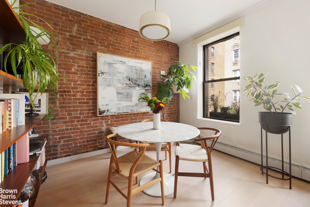 202 West 92nd Street, Unit 4F Manhattan, NY 10025 - Photo 2 of 7