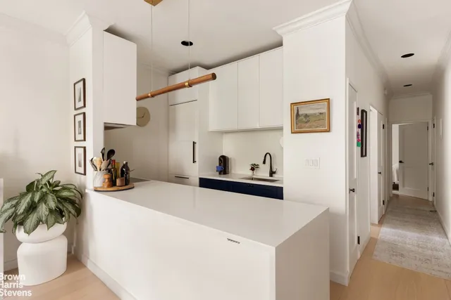 $799,000 | 202 West 92nd Street, Unit 4F | Upper West Side