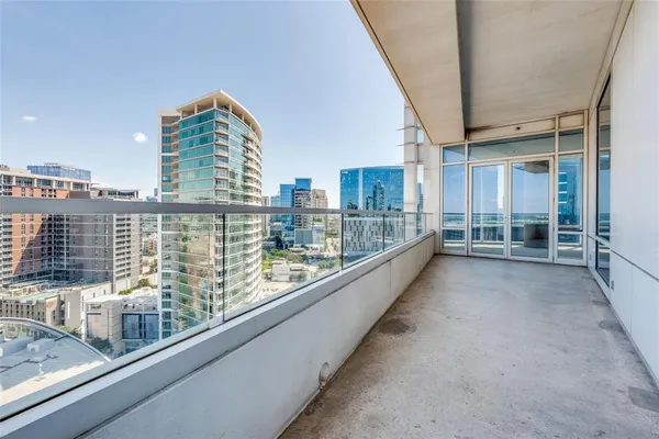 $4,250 | 2430 Victory Park Lane, Unit 1809, Dallas, TX 75219