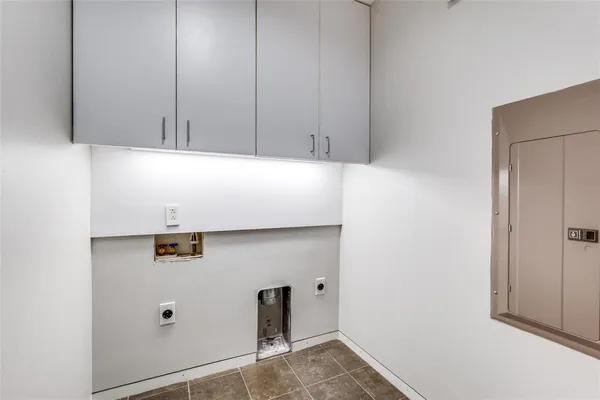 $4,250 | 2430 Victory Park Lane, Unit 1809, Dallas, TX 75219
