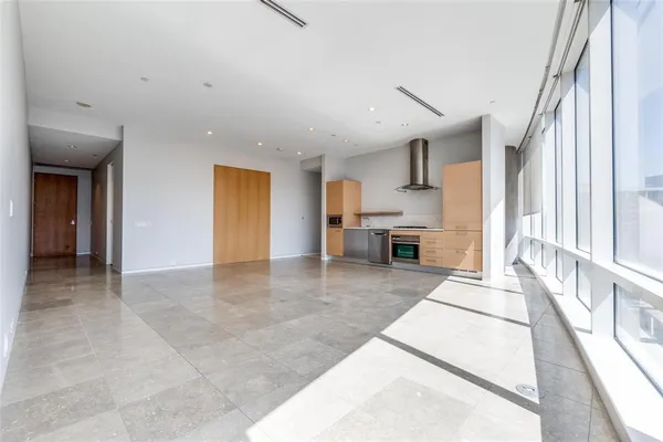 $4,250 | 2430 Victory Park Lane, Unit 1809, Dallas, TX 75219