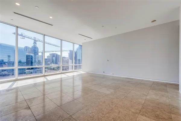 $4,250 | 2430 Victory Park Lane, Unit 1809, Dallas, TX 75219