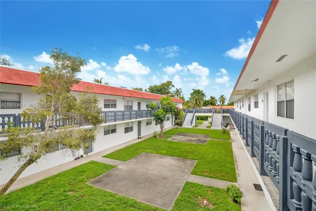 $1,800 | 111 Northwest 152nd Street, Unit 25, Miami, FL 33169