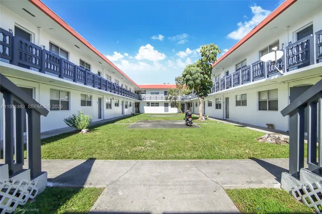 $1,800 | 111 Northwest 152nd Street, Unit 25, Miami, FL 33169