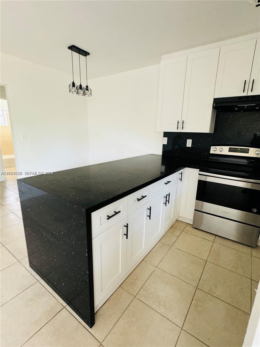 1755 Northeast 116th Road, Unit 17 North Miami, FL 33181 - Photo 16 of 19
