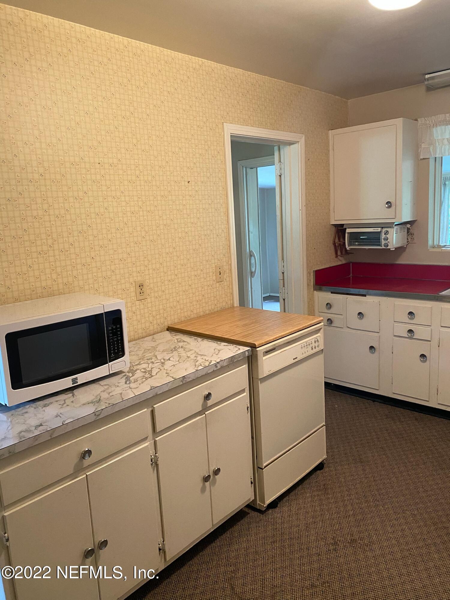 1078 Ibis Road Jacksonville, FL 32216 - Photo 8 of 28 6C7562DC-