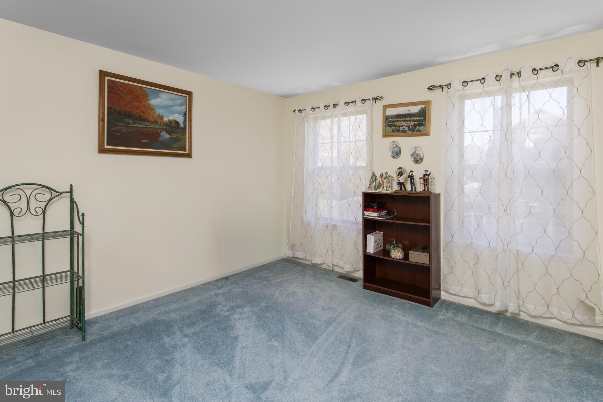 25 Springcress Drive Delran, NJ 08075 - Photo 32 of 44 a view of an empty room with a window
