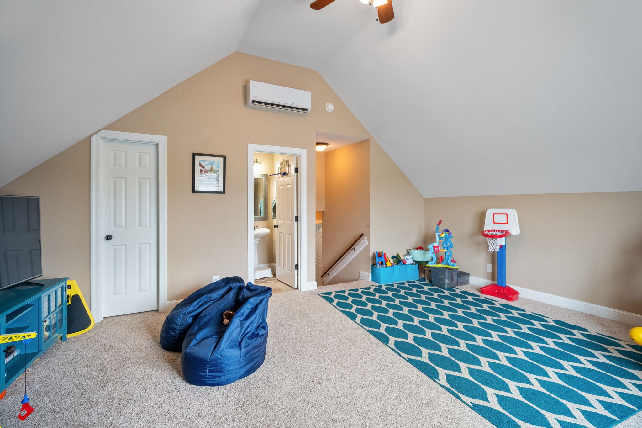 321 Brandywine Lane Springfield, TN 37172 - Photo 28 of 33 Pic of bonus room with 1/2 bath and closet.