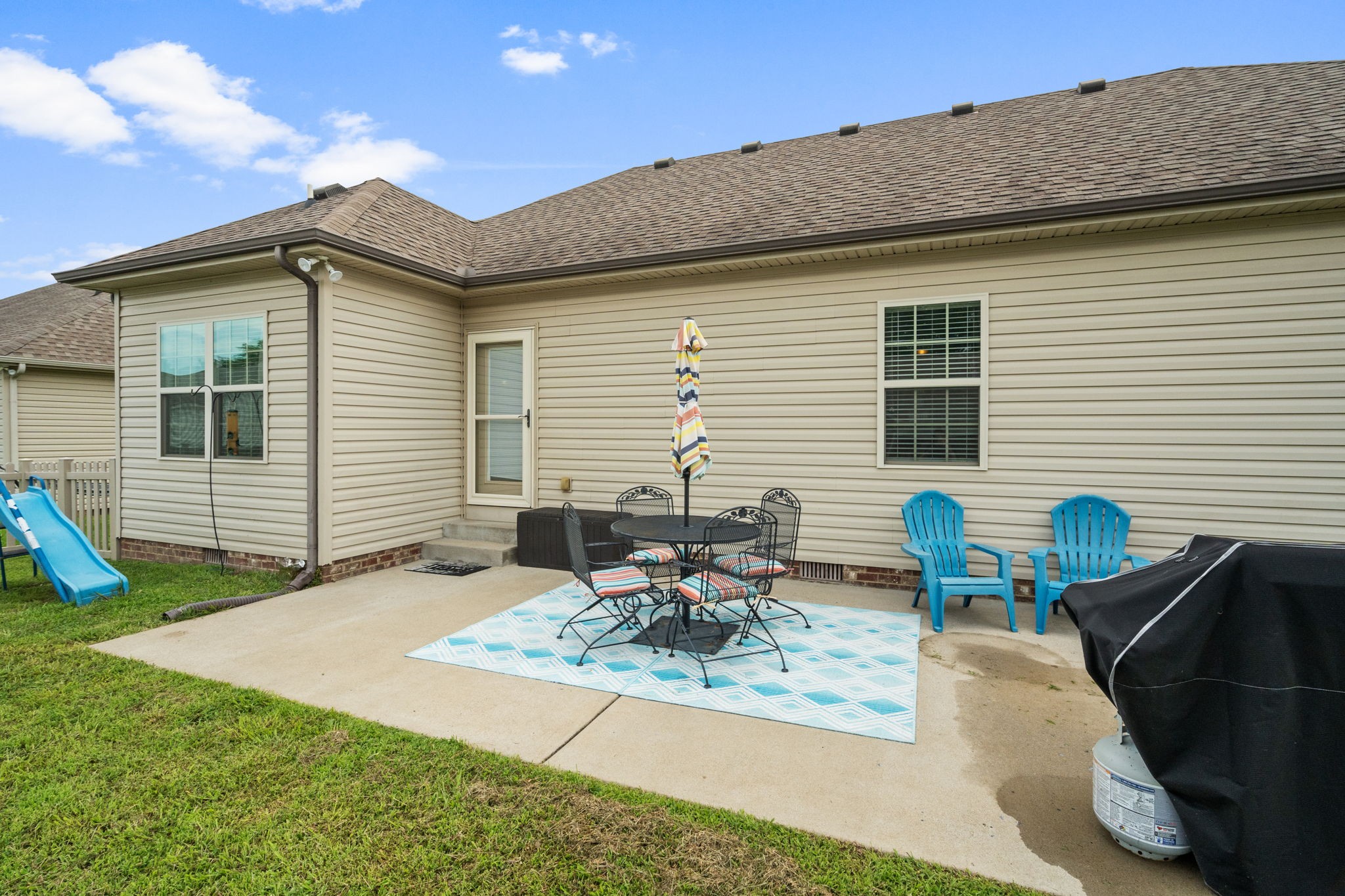 321 Brandywine Lane Springfield, TN 37172 - Photo 30 of 33 Large patio out back does not disappoint!!
