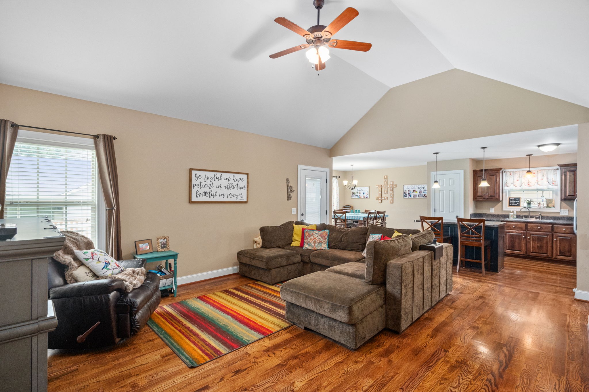 321 Brandywine Lane Springfield, TN 37172 - Photo 6 of 33 Vaulted ceilings adds just that extra touch to this large living room!