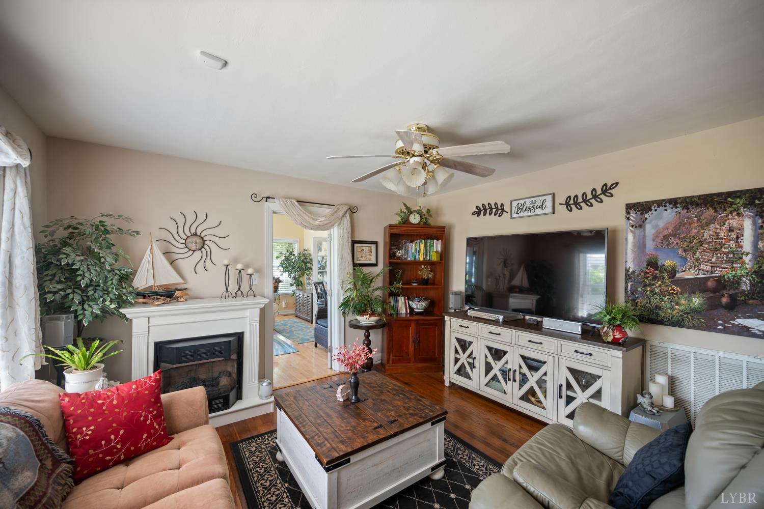 232 Elon Road Madison Heights, VA 24572 - Photo 5 of 65 Cozy living room