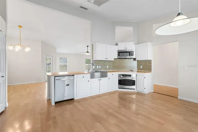 $2,800 | 1204 Northwest 89th Terrace, Gainesville, FL 32606