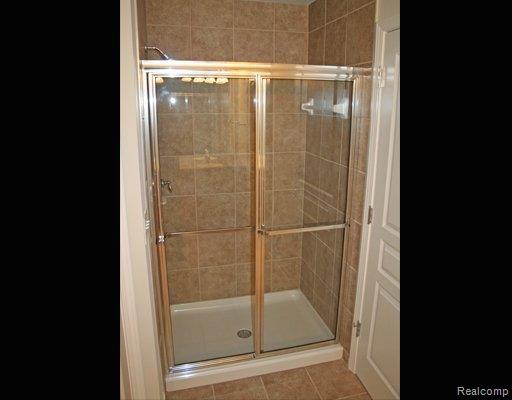2233 Vanderbilt Road Canton, MI 48188 - Photo 12 of 14 Master-Shower