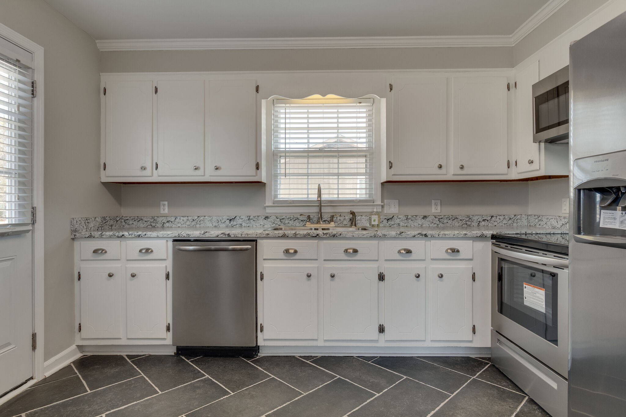 616 Rutherford Lane Columbia, TN 38401 - Photo 12 of 22 Gallery Image 12