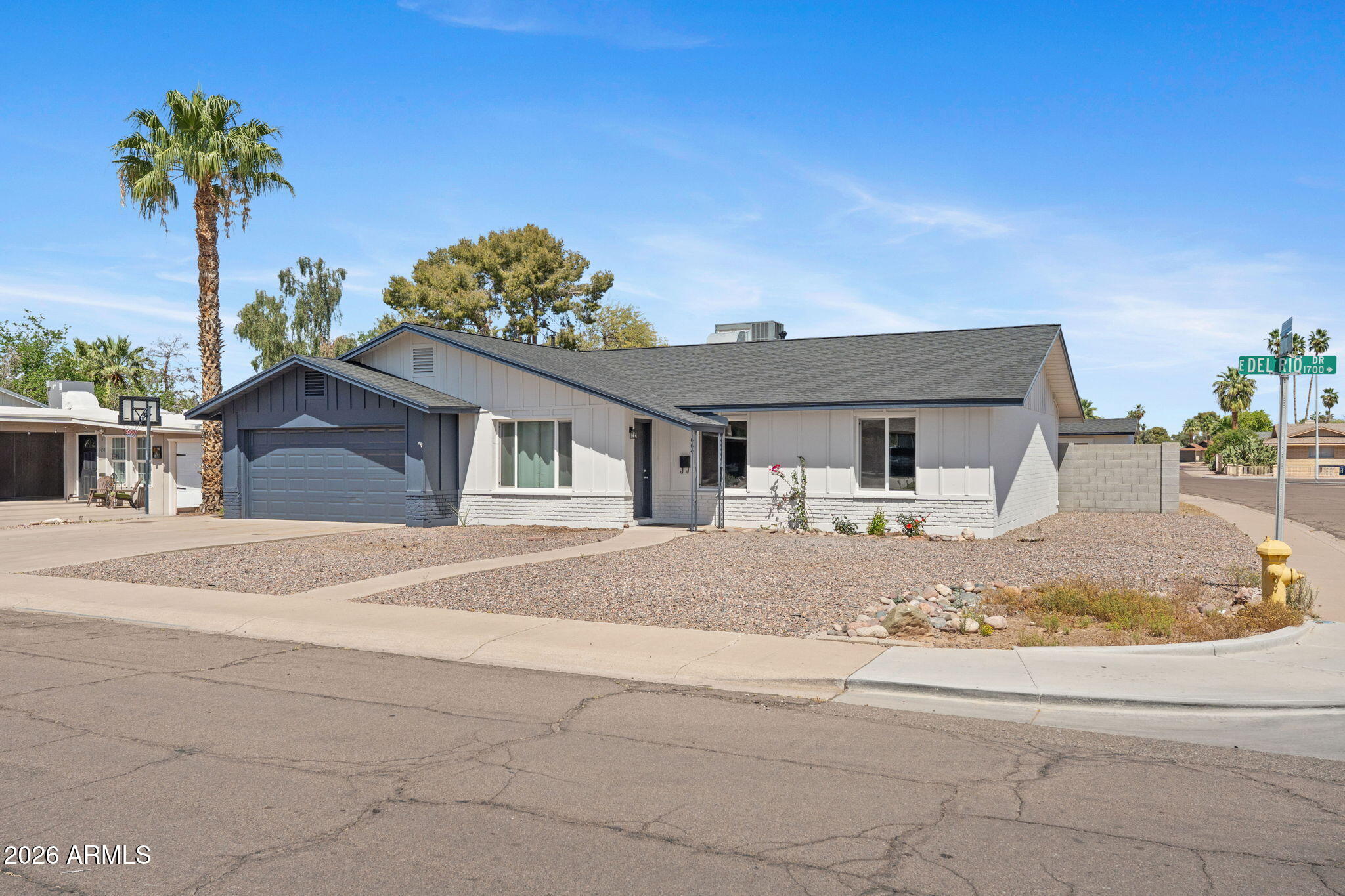 1664 East Del Rio Drive Tempe, AZ 85282 - Photo 2 of 35 Corner Lot