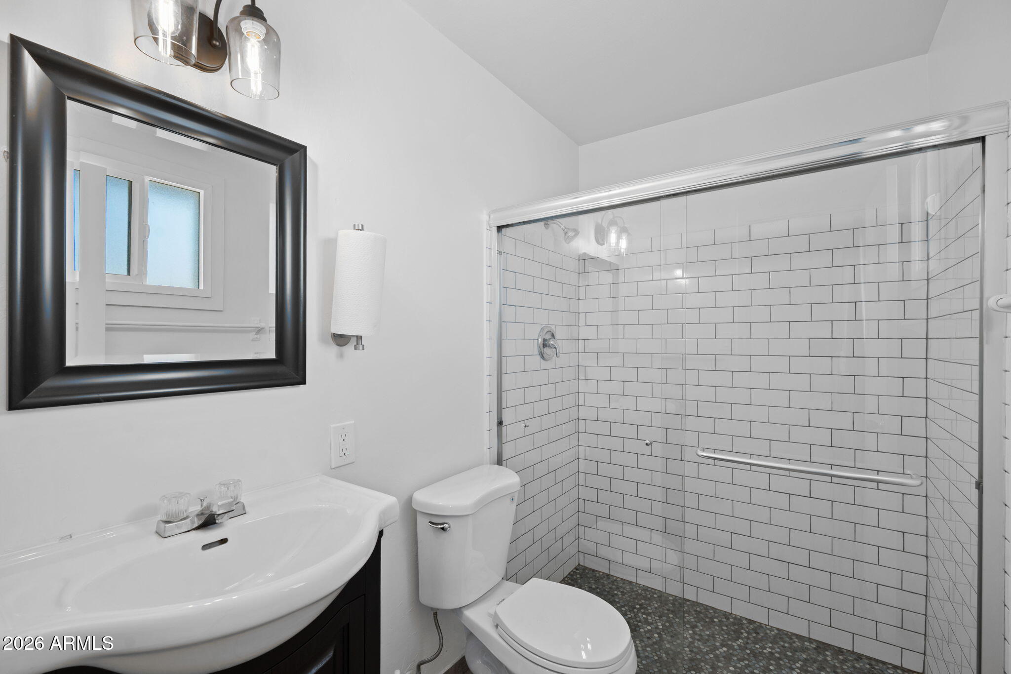 1664 East Del Rio Drive Tempe, AZ 85282 - Photo 27 of 35 Primary Bath