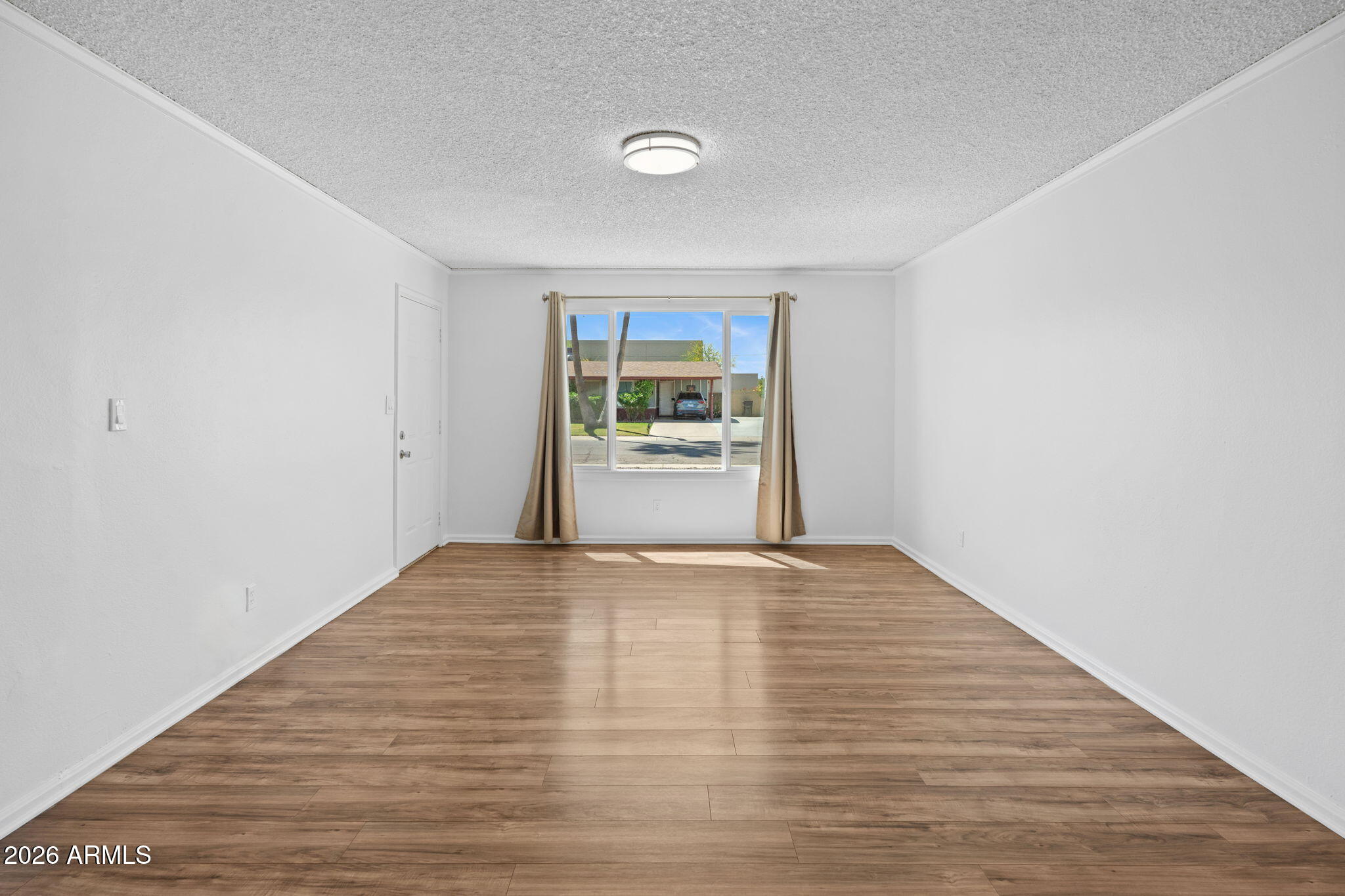 1664 East Del Rio Drive Tempe, AZ 85282 - Photo 5 of 35 Living Room