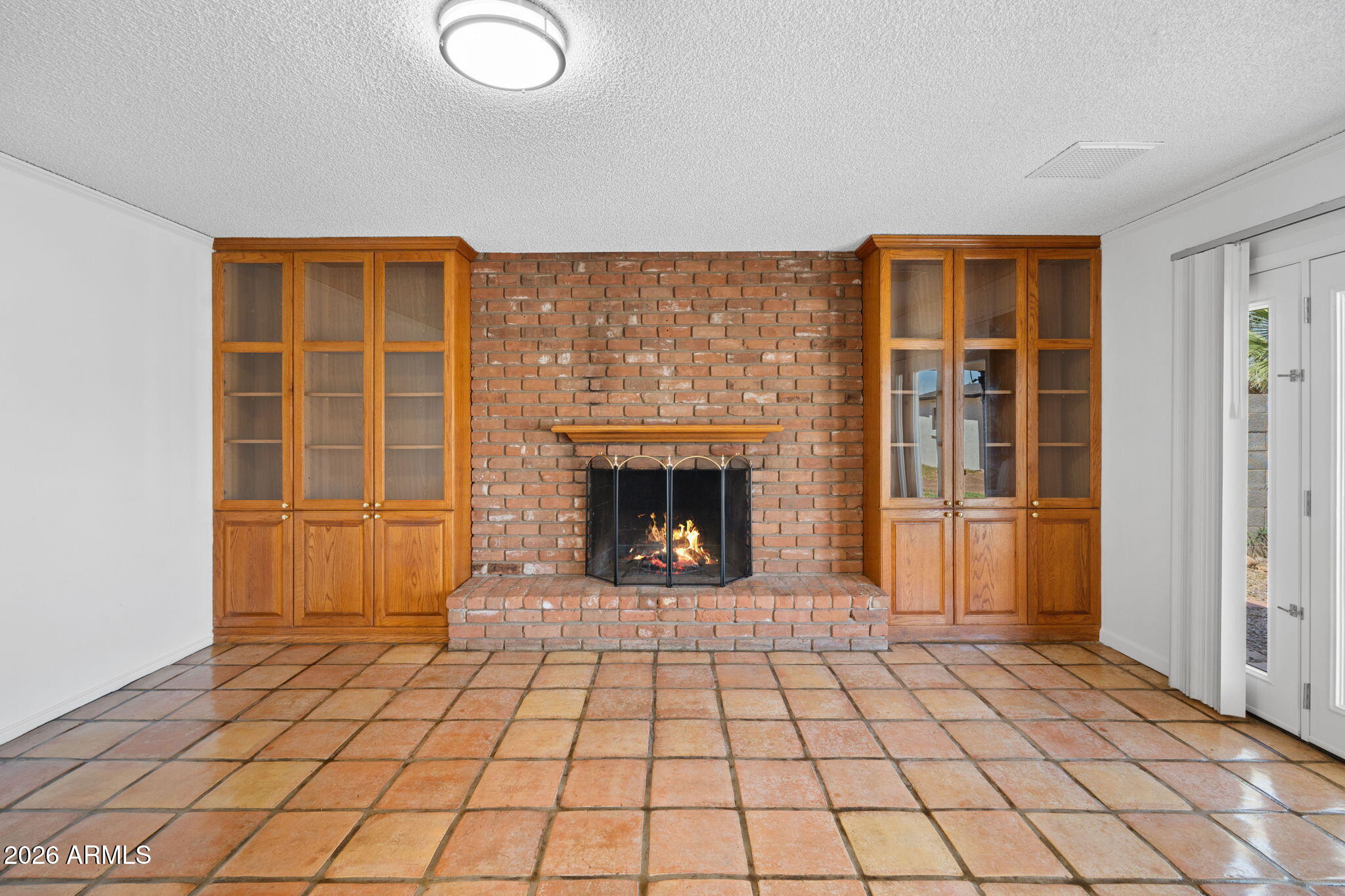 1664 East Del Rio Drive Tempe, AZ 85282 - Photo 9 of 35 Fireplace