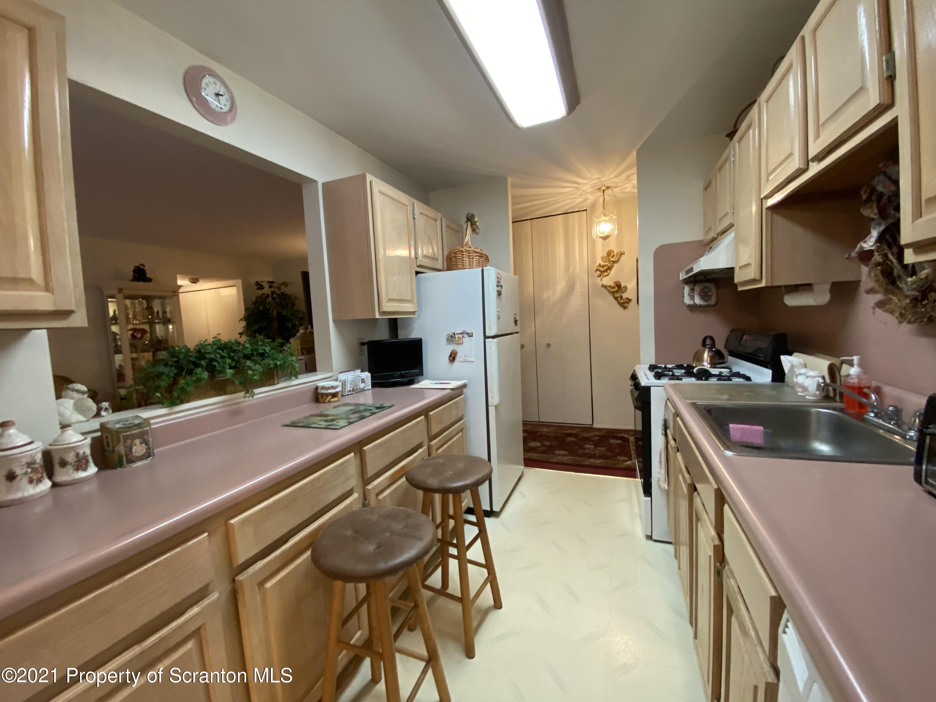 1409 Summit Pointe Scranton, PA 18508 - Photo 8 of 17 Gallery Image 8